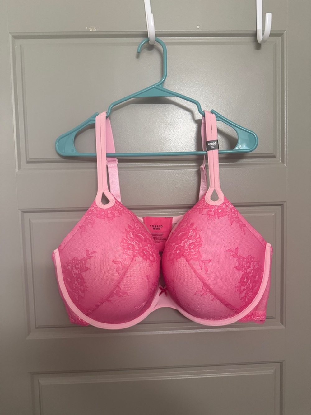 NWT torrid Bright Pink Lace T-Shirt Bra